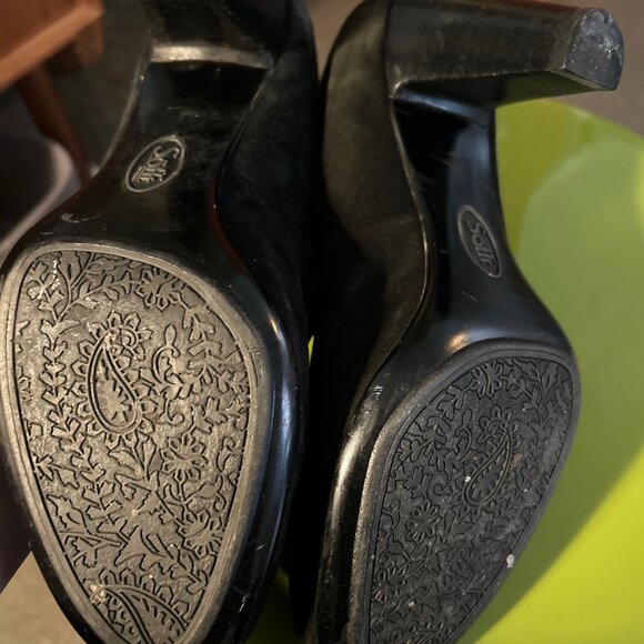 Perfect for Christmas!!! Gorgeous Sofft suede open toe heels - Picture 5 of 5